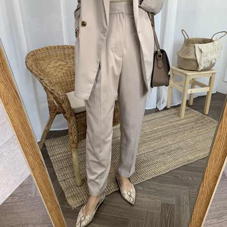 センタープレステーパードパンツ