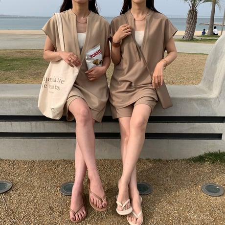 細見えスイムショートパンツ  キーネックと同素材