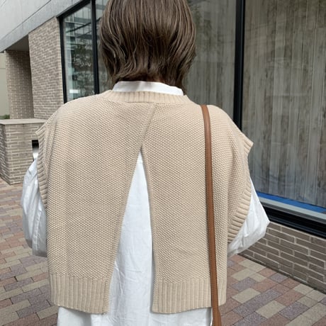 ショートニットベスト