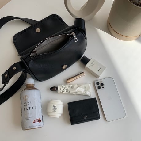 万能シンプルショルダーbag