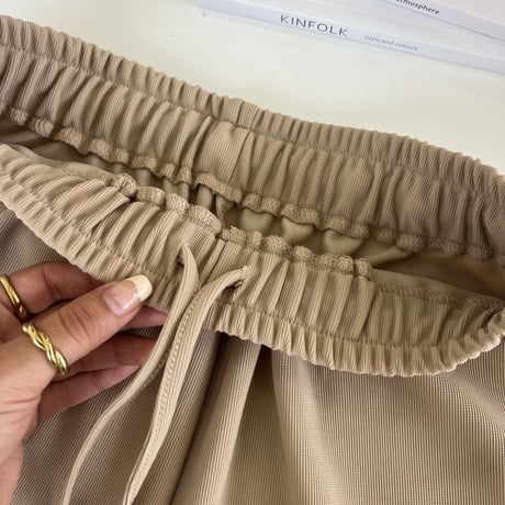 細見えスイムショートパンツ  キーネックと同素材