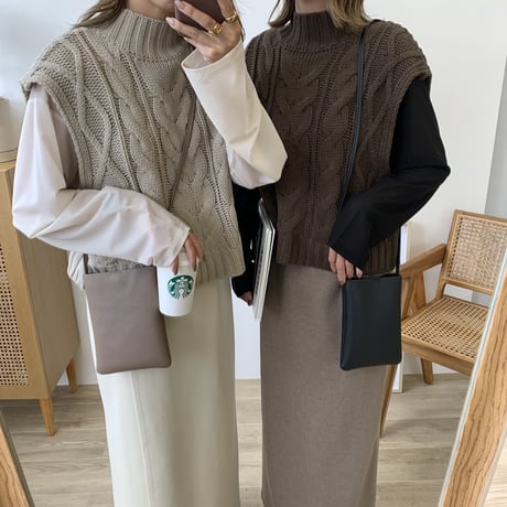 2wayハイネックショートケーブルニットベスト