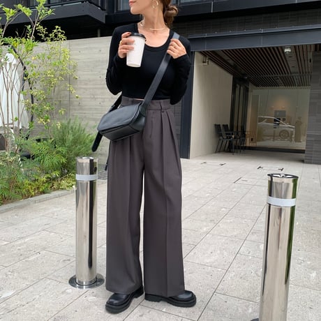 ツータックワイドパンツ
