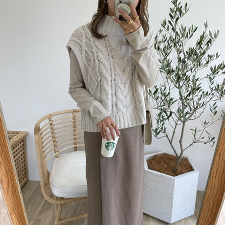 2wayハイネックショートケーブルニットベスト