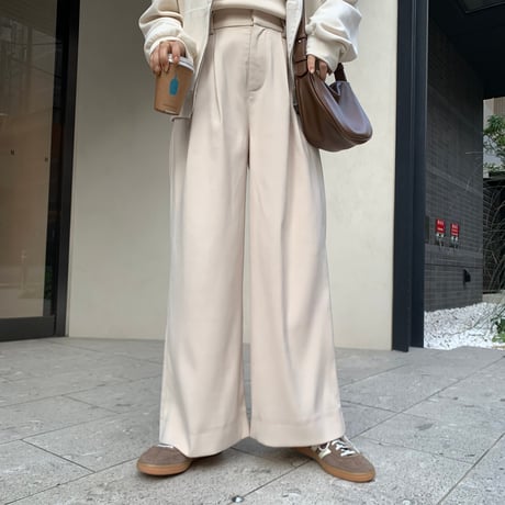 リラックスタックワイドパンツ