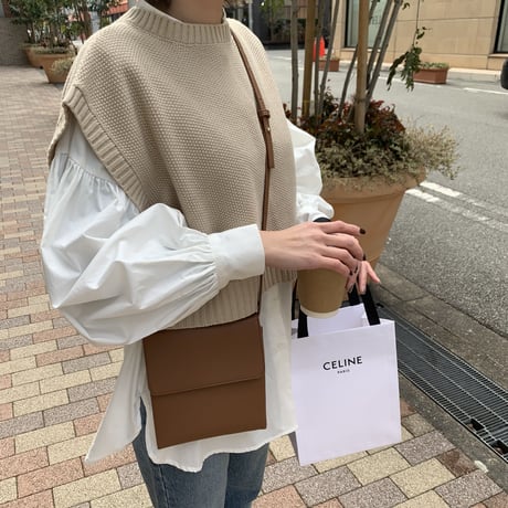 ショートニットベスト