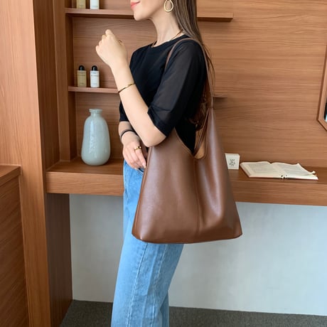 ポーチ付き上質ショルダーbag