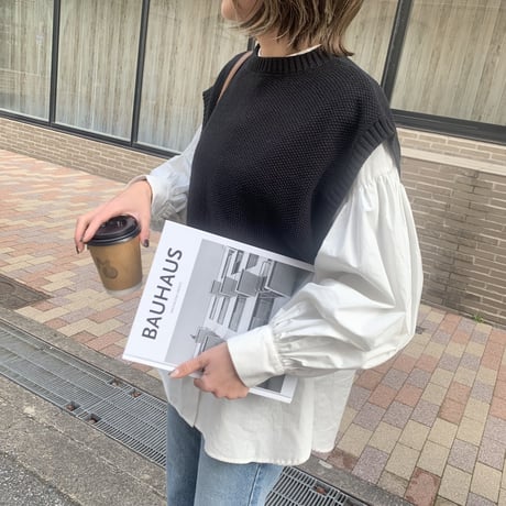 ショートニットベスト