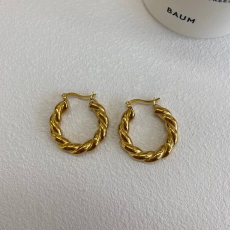 サージカルツイストゴールドピアス・イヤリング