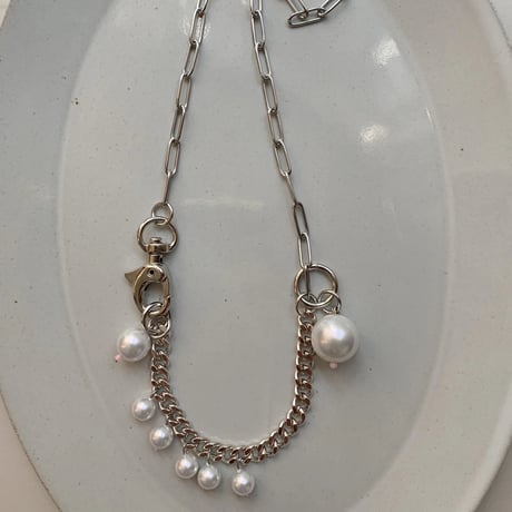 [002-038] pearl necklace
