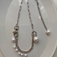[002-038] pearl necklace
