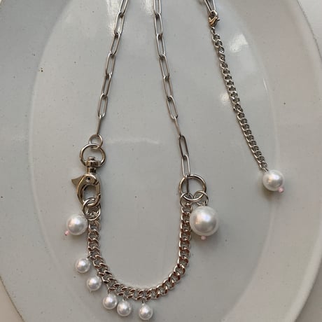 [002-038] pearl necklace