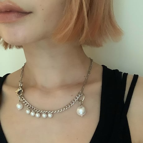 [002-038] pearl necklace
