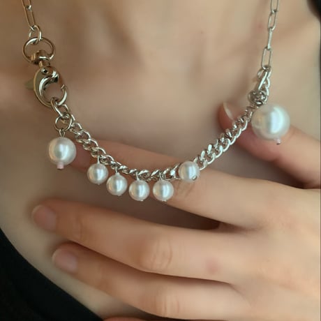 [002-038] pearl necklace