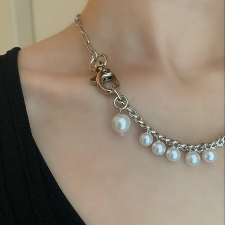 [002-038] pearl necklace