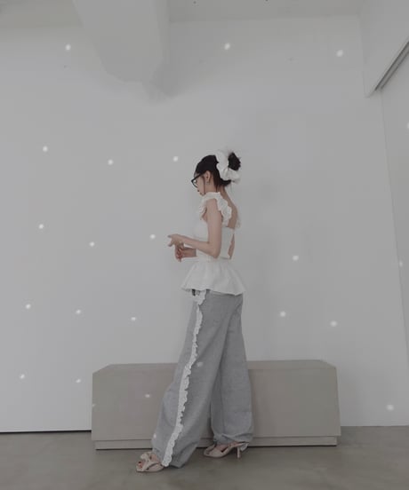 エナメルリボンスクエアトゥーサンダル　Enamel Ribbon Square Toes Sandals