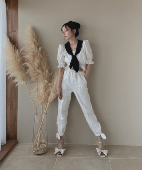 センターシームサイドリボンジョガーパンツ / Center Seam Cropped Side Ribbon Jogger Pants