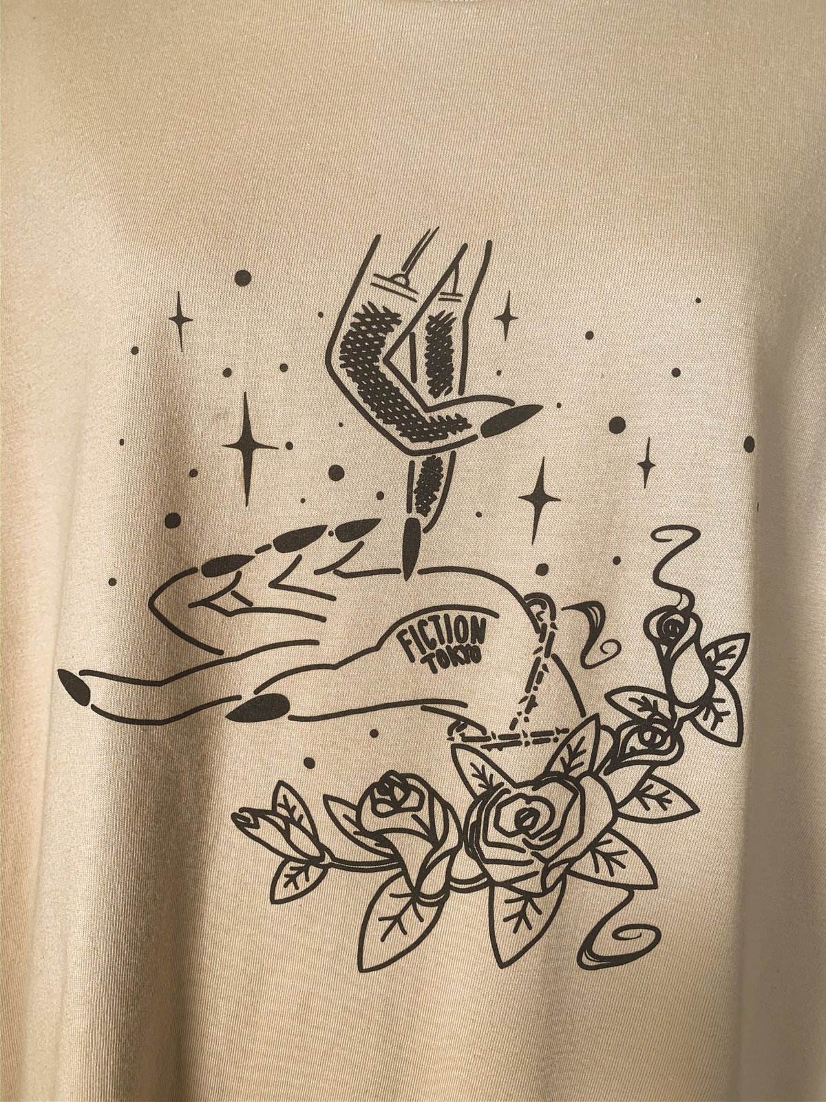 fiction tokyo Tシャツ Front Print T | FICTION TOKYO OFFICIAL SHOP