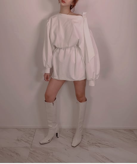 ボリュームスリーブリボントップス　Volume Sleeve Ribbon Tops