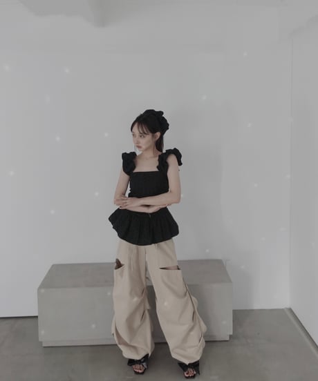 サイドカットボリュームパンツ / Side Cutting Volume Pants