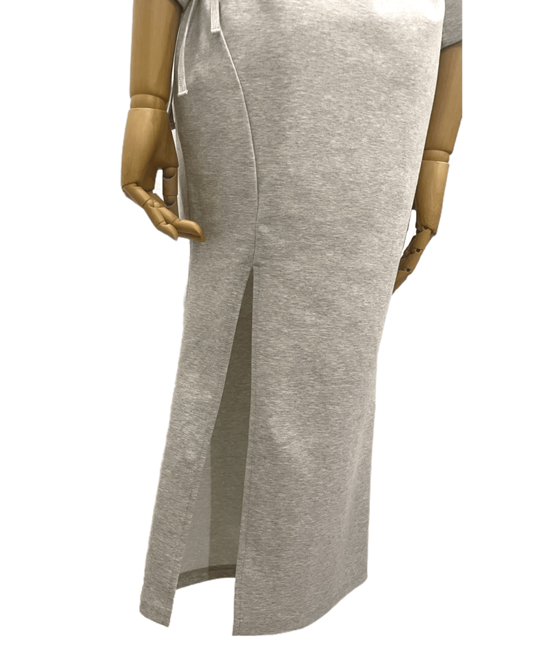 ロゴ刺繍バックスリットTワンピ / Logo Embroidery Back Slit T O 