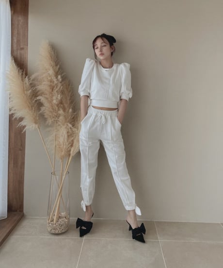 センターシームサイドリボンジョガーパンツ / Center Seam Cropped Side Ribbon Jogger Pants