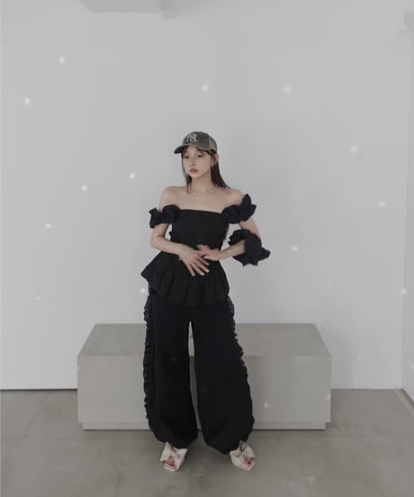 エナメルリボンスクエアトゥーサンダル　Enamel Ribbon Square Toes Sandals