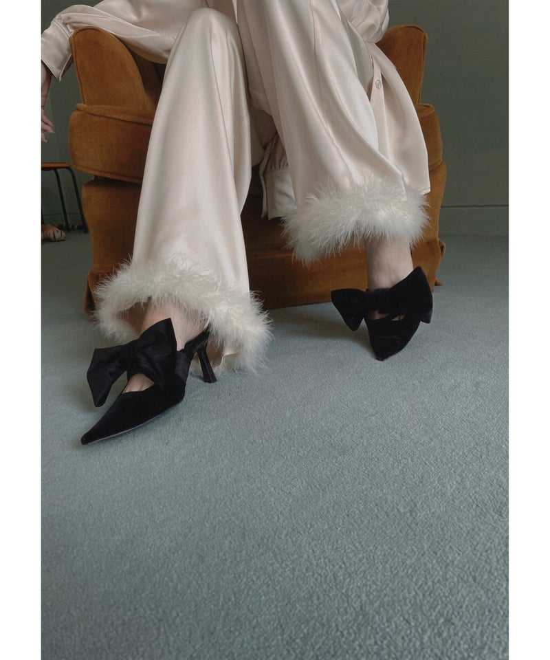 フェザーサテンパンツ / Feather Hem Satin Pants | FICTION
