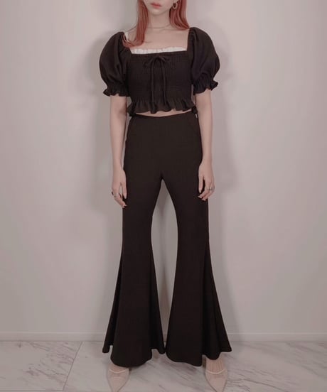 パフスリーブシャーリングトップス　Puff Sleeve Shirring Tops