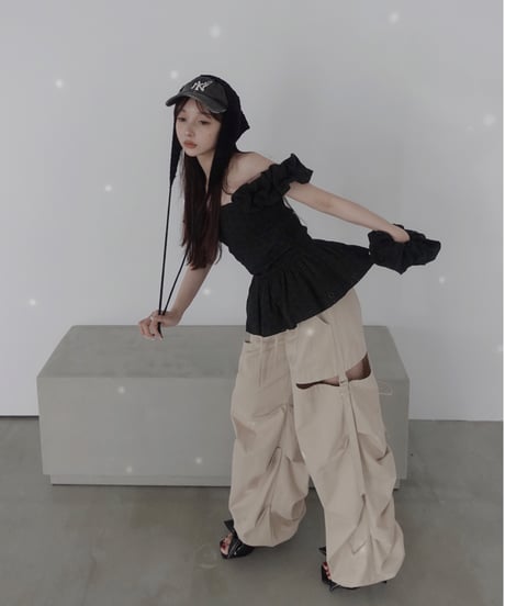 サイドカットボリュームパンツ / Side Cutting Volume Pants