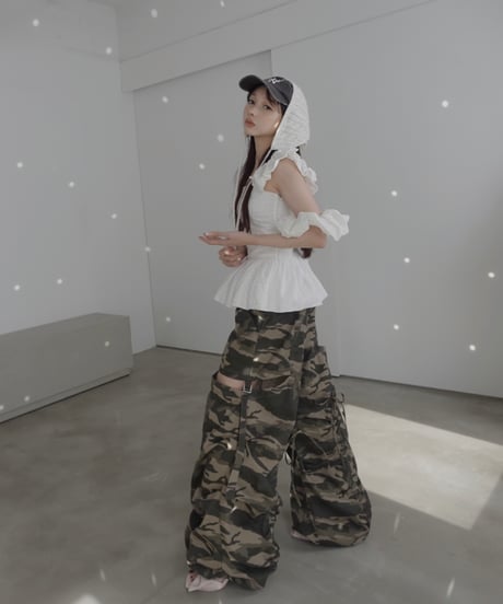 サイドカットボリュームパンツ / Side Cutting Volume Pants