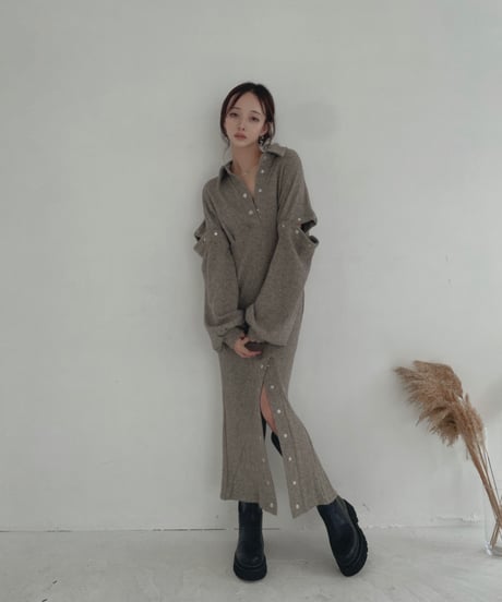 スナップスリットワンピース / Metal Snaps Slit One-Piece