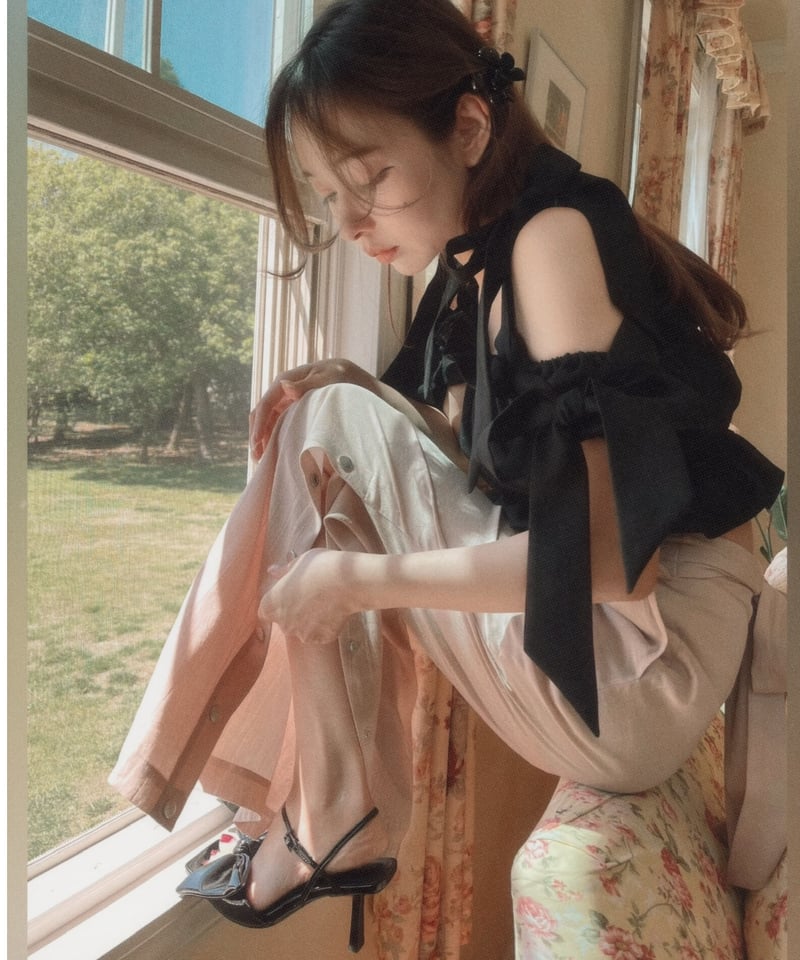エナメルリボンスクエアトゥーサンダル Enamel Ribbon Square Toes Sa