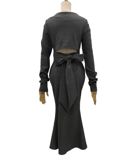バックオープンフロントスリットワンピース / Back Open Front Slit One-Piece