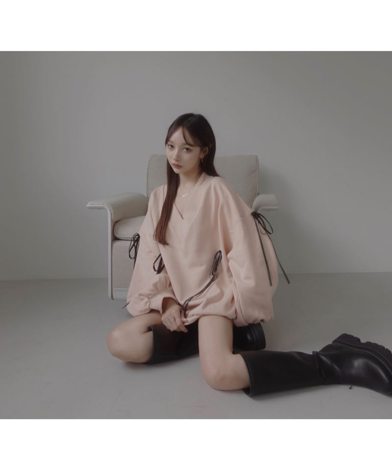 Vネックリボンスウェット /V Shaped Neck Ribbon Sweat | FICT