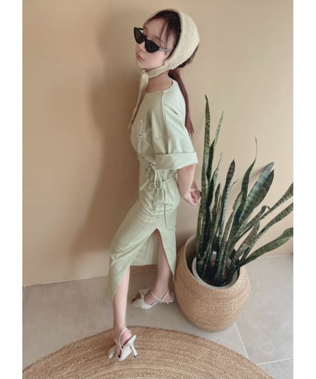 ロゴ刺繍バックスリットTワンピ / Logo Embroidery Back Slit T One-Piece