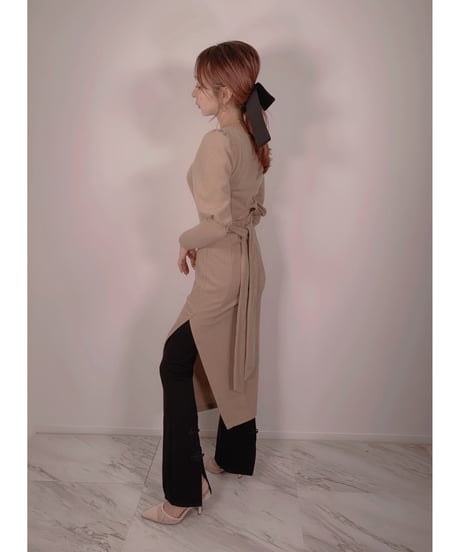 バックオープンスリットワンピ　Back Open Slit One-Piece