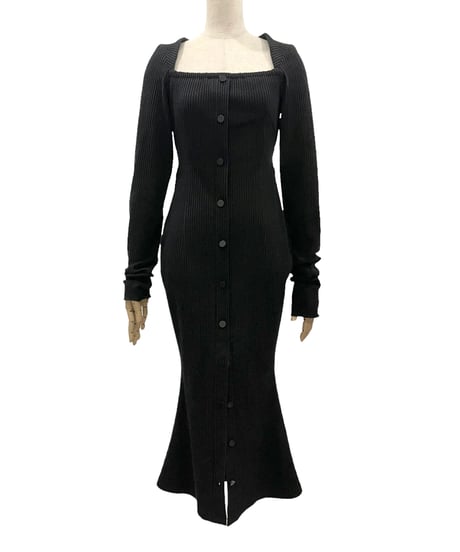 バックオープンフロントスリットワンピース / Back Open Front Slit One-Piece