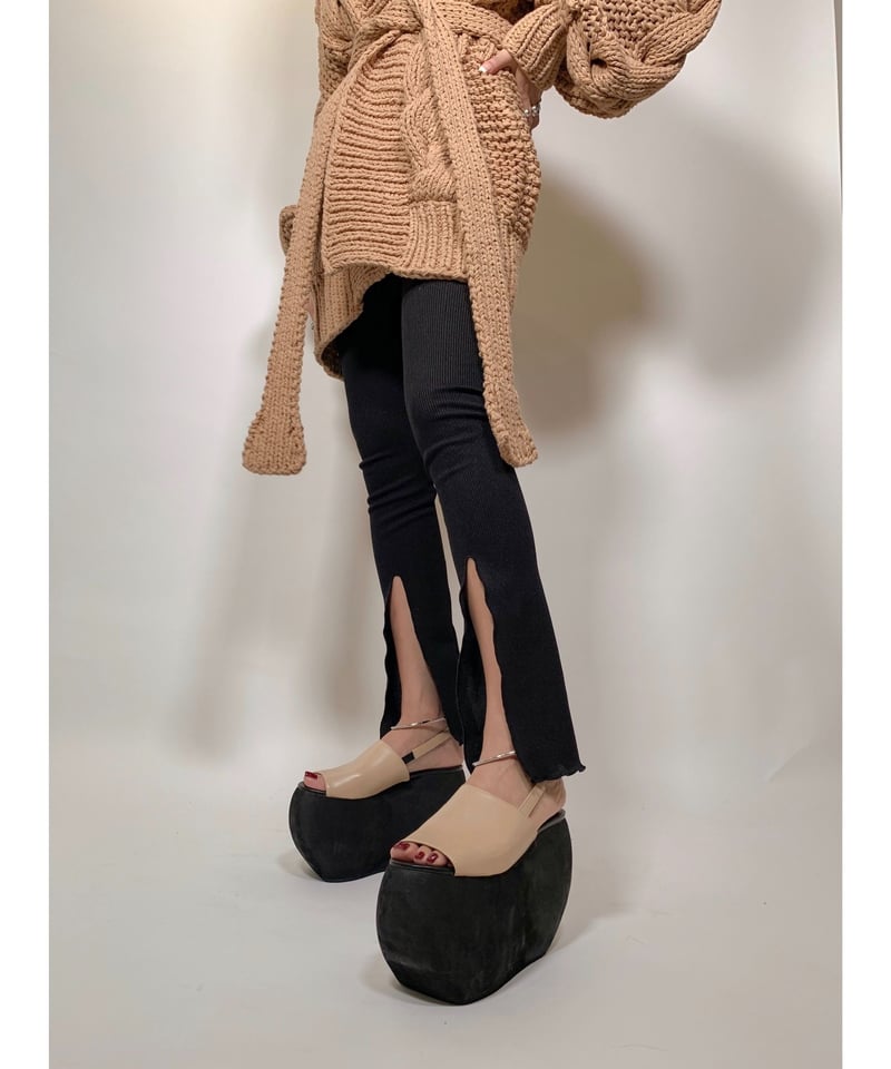 Front Slit Leggings フロントスリットレギンス | FICTION TOKY Front Slit Leggings フロントスリットレギンス | FICTION TOKY