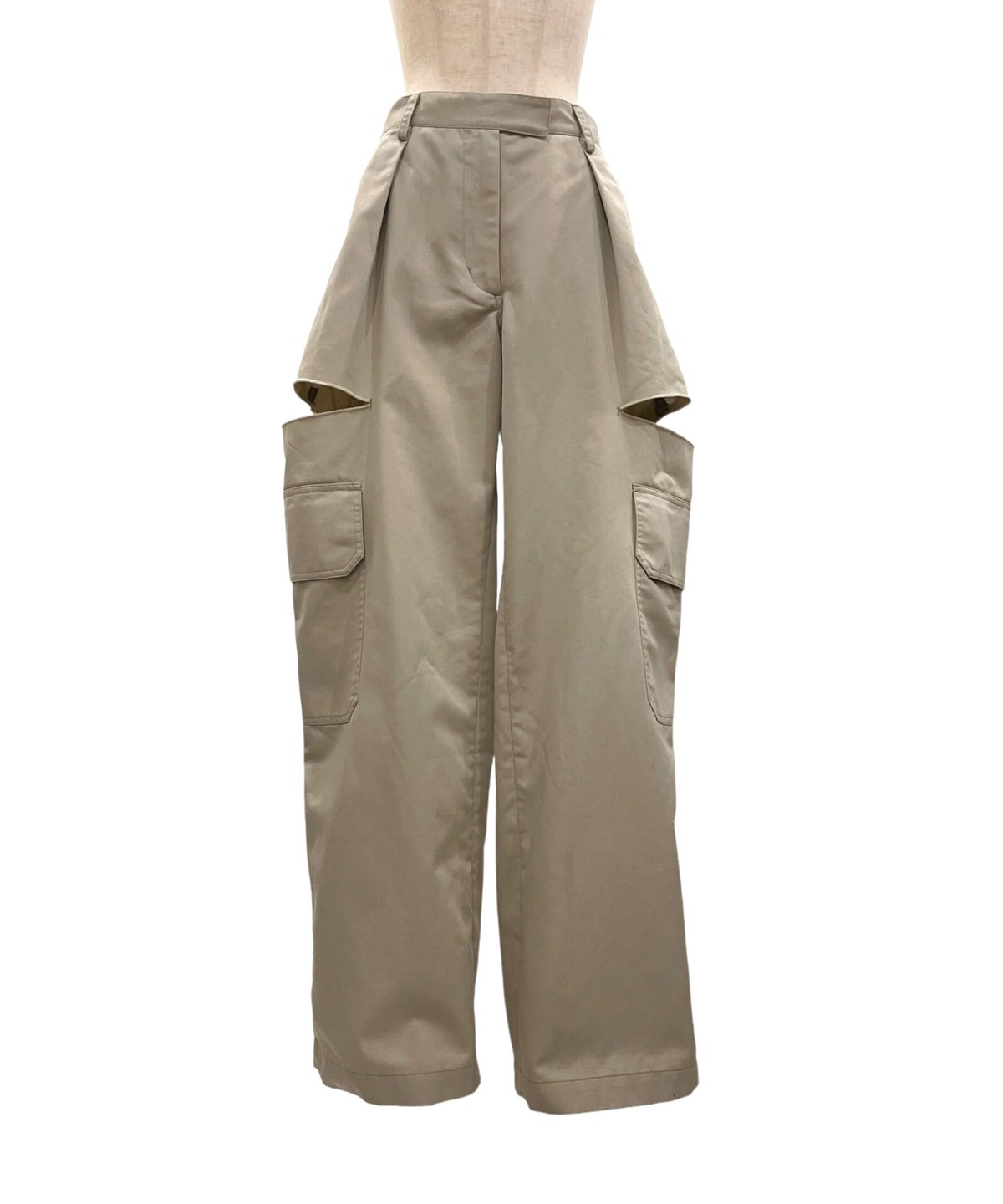 サイドカットタックパンツ / Side Cut Tack Bottoms | FICTION