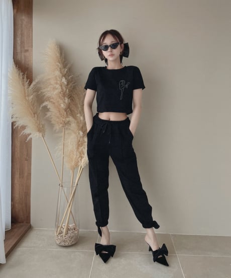 センターシームサイドリボンジョガーパンツ / Center Seam Cropped Side Ribbon Jogger Pants