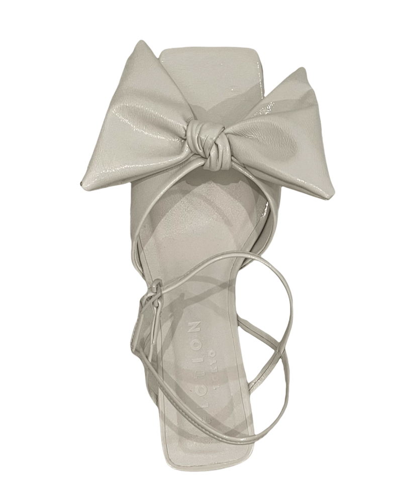 エナメルリボンスクエアトゥーサンダル Enamel Ribbon Square Toes Sa
