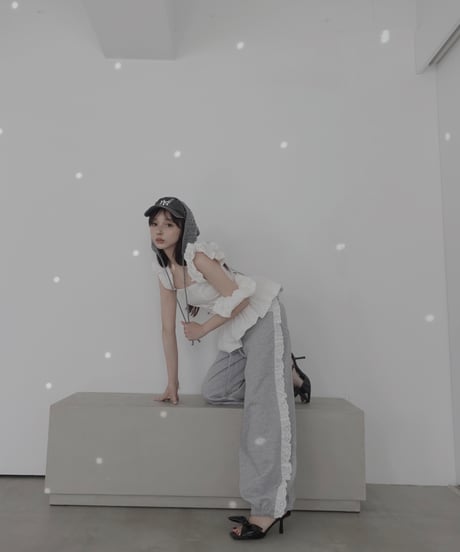 エナメルリボンスクエアトゥーサンダル　Enamel Ribbon Square Toes Sandals