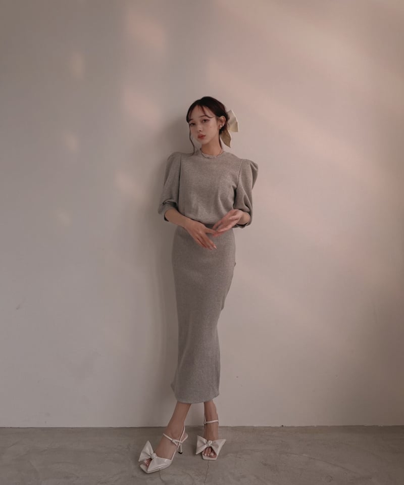 バックリボンスリットワンピース / Back Ribbon Slit One-Piece バックリボンスリットワンピース / Back Ribbon Slit One-Piece