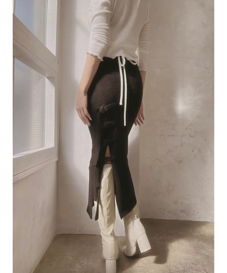 ベルトスリットニットスカート / Belted Slit Knit Skirt