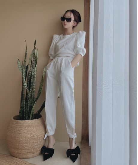 センターシームサイドリボンジョガーパンツ / Center Seam Cropped Side Ribbon Jogger Pants