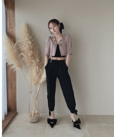 センターシームサイドリボンジョガーパンツ / Center Seam Cropped Side Ribbon Jogger Pants