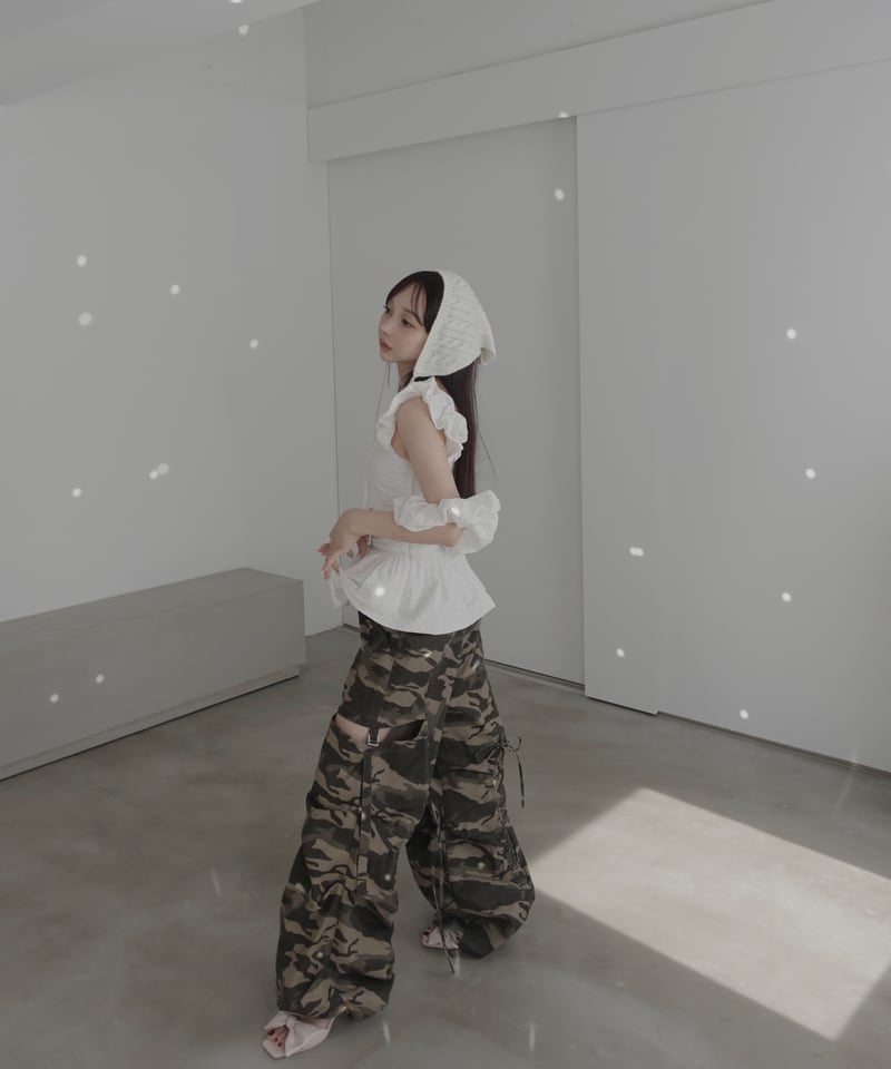 サイドカットボリュームパンツ / Side Cutting Volume Pants | FI