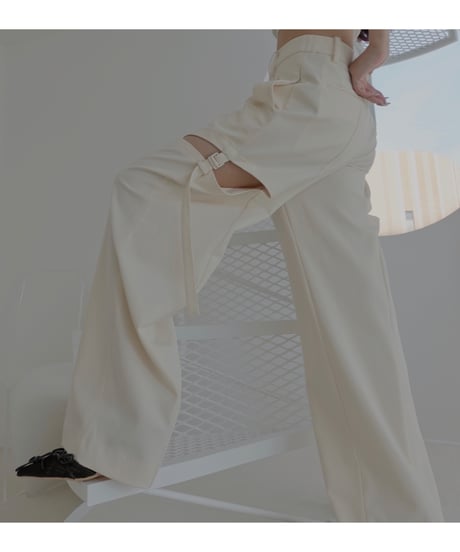 サイドカットベルトタックパンツ / Side Cut Belt Tuck Pants