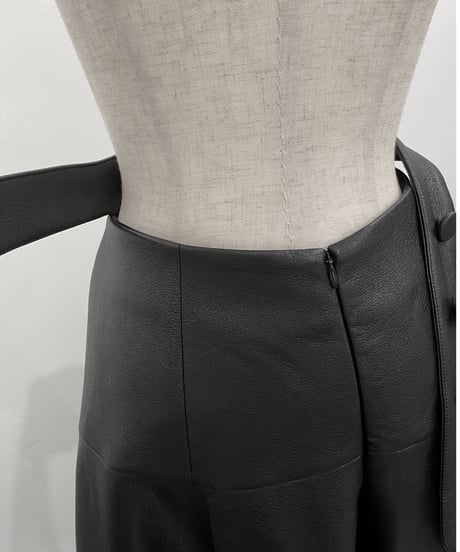 ジップオープンフェイクレザースカート / Zip Open FakeLeather Skirt
